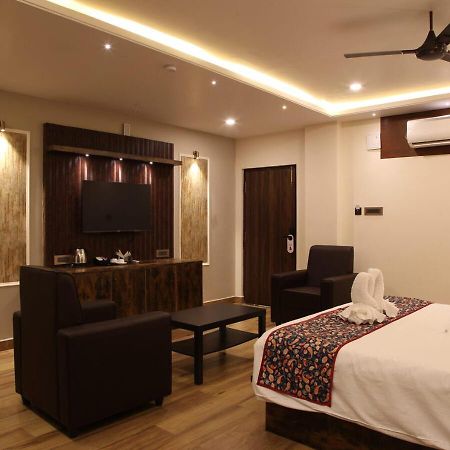 Dakshin Suites Srikakulam Экстерьер фото